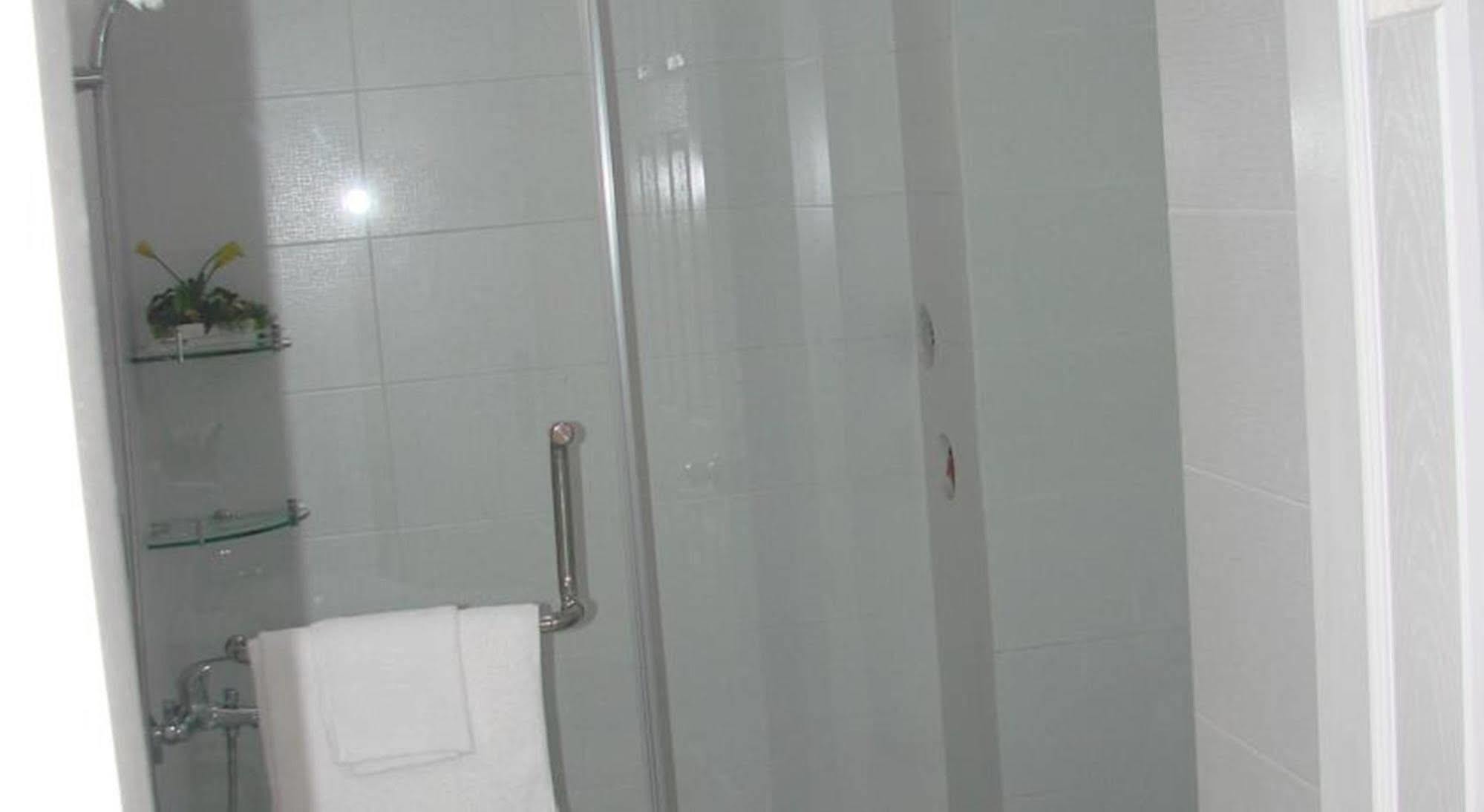 Cat Huy Hotel Хошимин Экстерьер фото